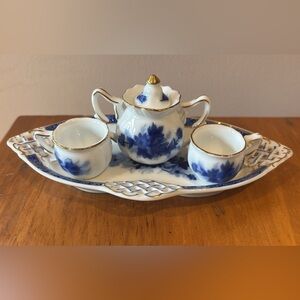 Wellington Castle 4 piece miniature Blue and White Floral Tea Set